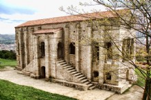 Santa Mara del Naranco (Oviedo) cercana a los Apartamentos Correhuela (Villaviciosa)
