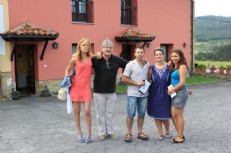 con Noelia de aptos. Correhuela