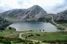Lagos de Covadonga cercanos a apartamentos Correhuela